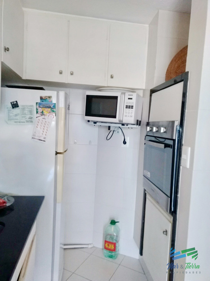 Apartamento ID.2421 - En alquiler.. torre de categoría en primera línea.. playa brava.