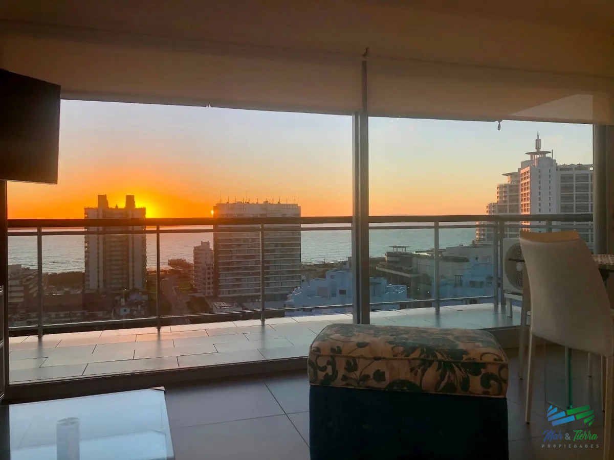 Apartamento ID.3479 - Apartamento de 2 dormitorios con vista al mar ,Punta del Este