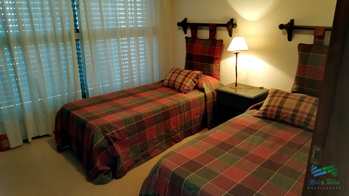 Apartamento ID.1243 - Vendo apartamento 3 dormitorios, frente al mar en Peninsula, Punta del Este