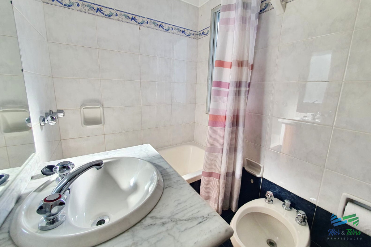 Apartamento ID.1063 - APARTAMENTO FRENTE AL MAR, EN VENTA. CON TERRAZA PRIVADA, EN LA PENÍNSULA, PUNTA DEL ESTE! 