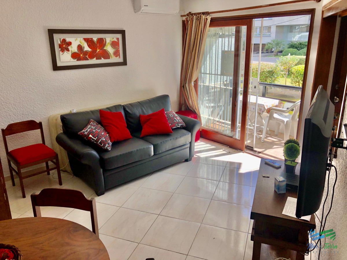 Apartamento ID.2982 - En venta , apartamento muy lindo, reciclado a 100 ms del mar (Brava)