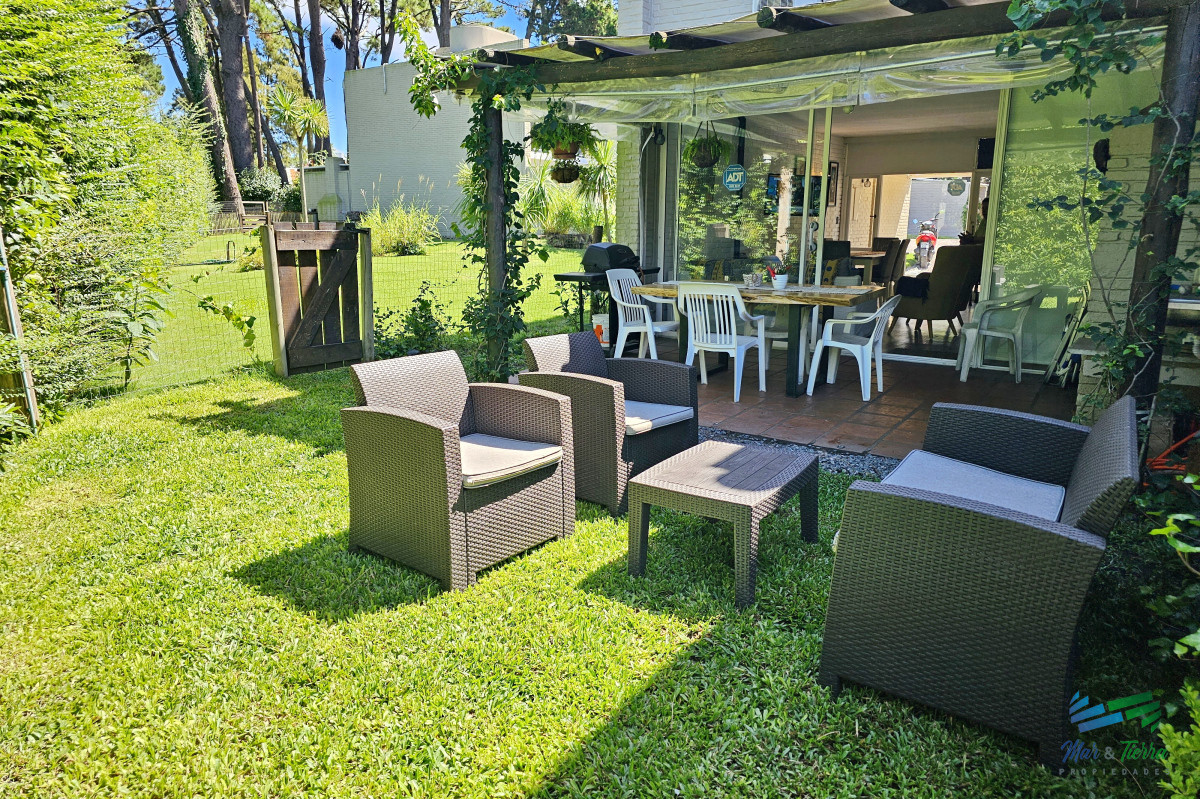 Apartamento ID.3293 - Vendo apartamento tipo casa de 2 dormitorios, reciclado, en San Rafael, Punta del Este.