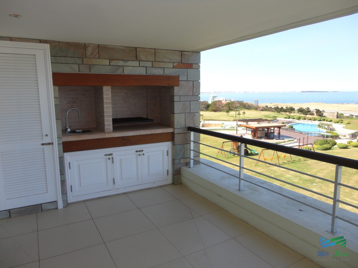 Apartamento ID.4210 - Venta de Apartamento 2 DORMITORIOS en Playa Mansa, Punta del Este
