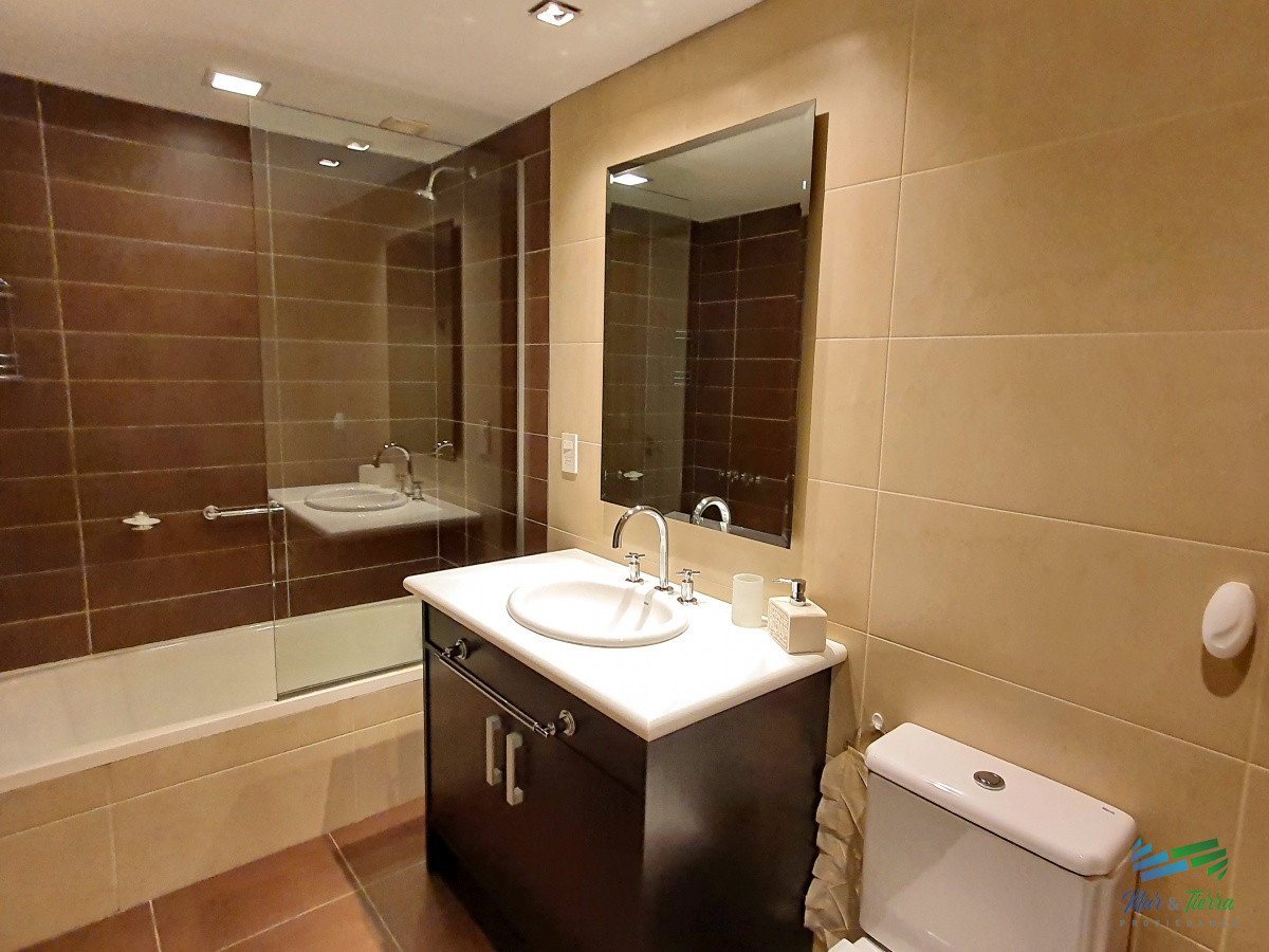 Apartamento ID.3928 - Vendo apartamento 3 dormitorios en Torre Imperiale, primera linea brava, vista al mar, excelentes amenities, Punta del Este.