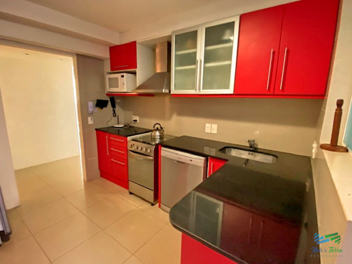 Apartamento ID.3049 - Apartamento de 3 dormitorios con vista al mar ,Punta del Este