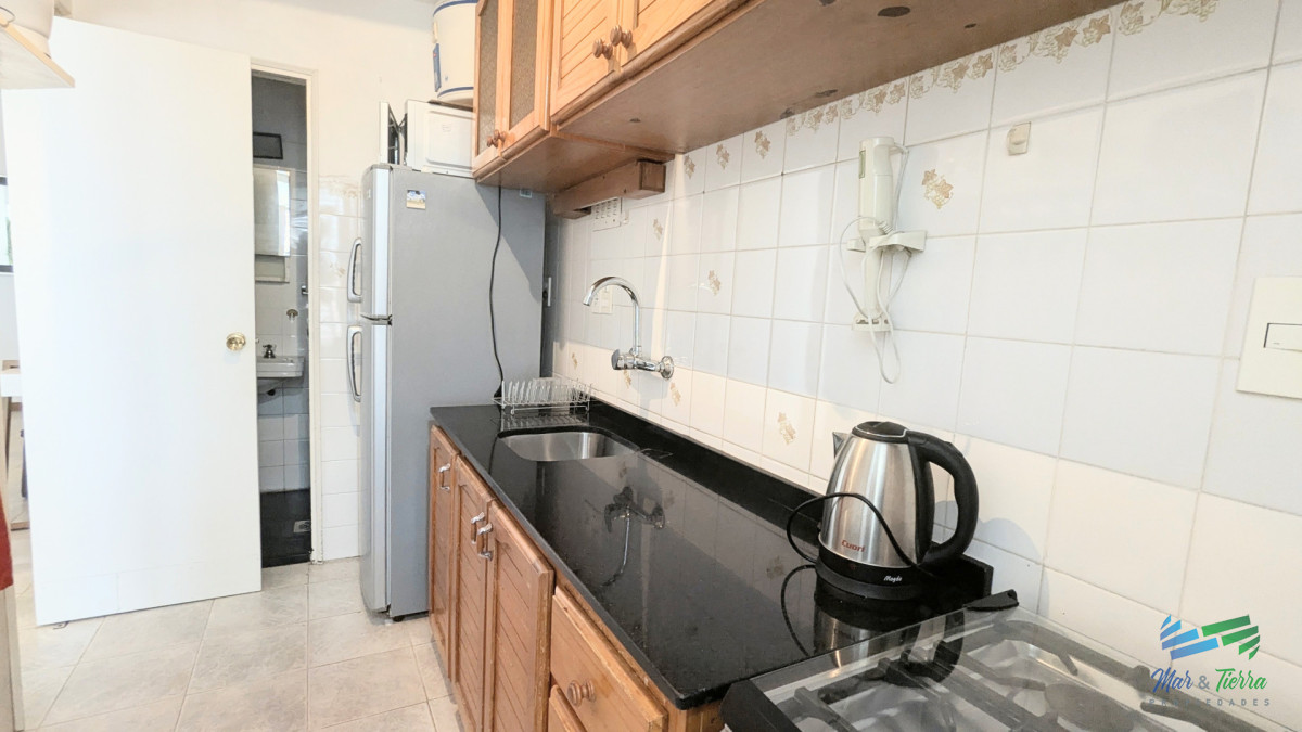 Apartamento ID.5822 - En venta apartamento 2 dormitorios con vista al mar y puerto, Peninsula, Punta del Este