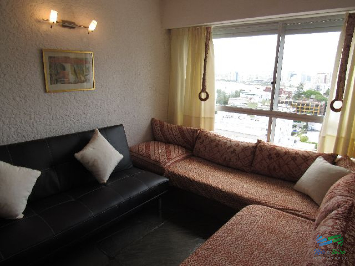 Apartamento ID.2596 - Vendo apartamento 3 dormitorios con vista al puerto en Peninsula, Punta del Este.