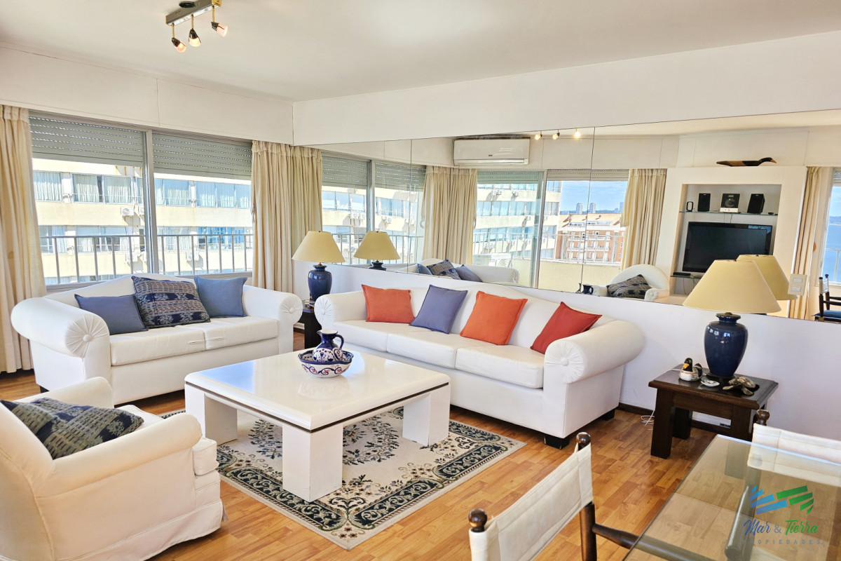 Apartamento ID.4619 - Venta de apartamento 2 dormitorios 2 baños en Peninsula de Punta del Este con impresionante vista