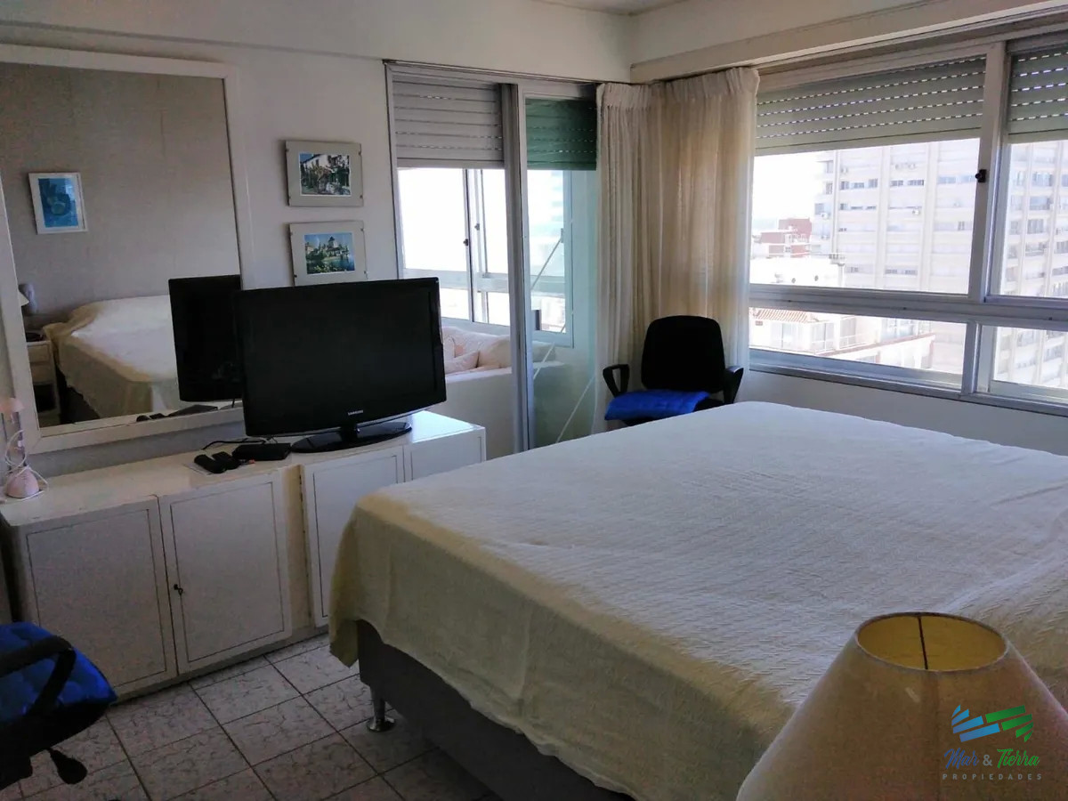 Apartamento ID.3883 - Vendo apartamento 2 dormitorios, vista al mar, en Peninsula, Punta del Este