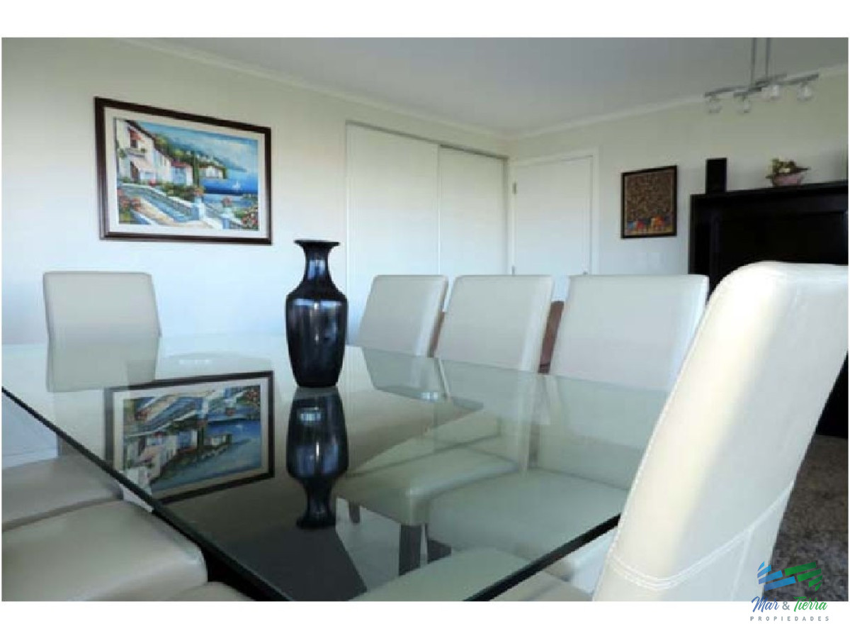 Apartamento ID.2361 - En venta.. Muy lindo apartamento sobre Av. Roosevelt, Punta del Este