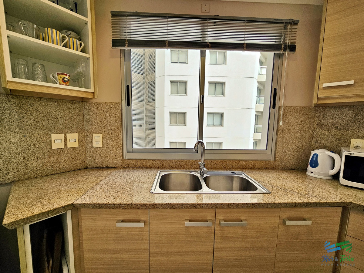 Apartamento ID.4128 - Vendo apartamento en Ocean Drive 2 dormitorios, excelentes servicios, Punta del Este