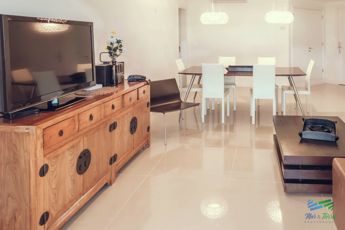 Apartamento ID.3947 - Venta de apartamento dúplex en complejo Veramansa sobre playa Mansa de punta del Este