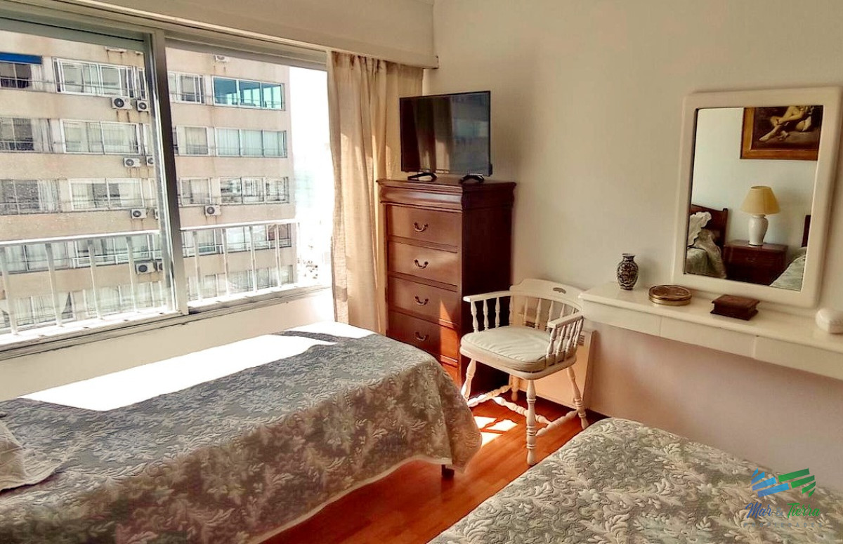 Apartamento ID.4619 - Venta de apartamento 2 dormitorios 2 baños en Peninsula de Punta del Este con impresionante vista