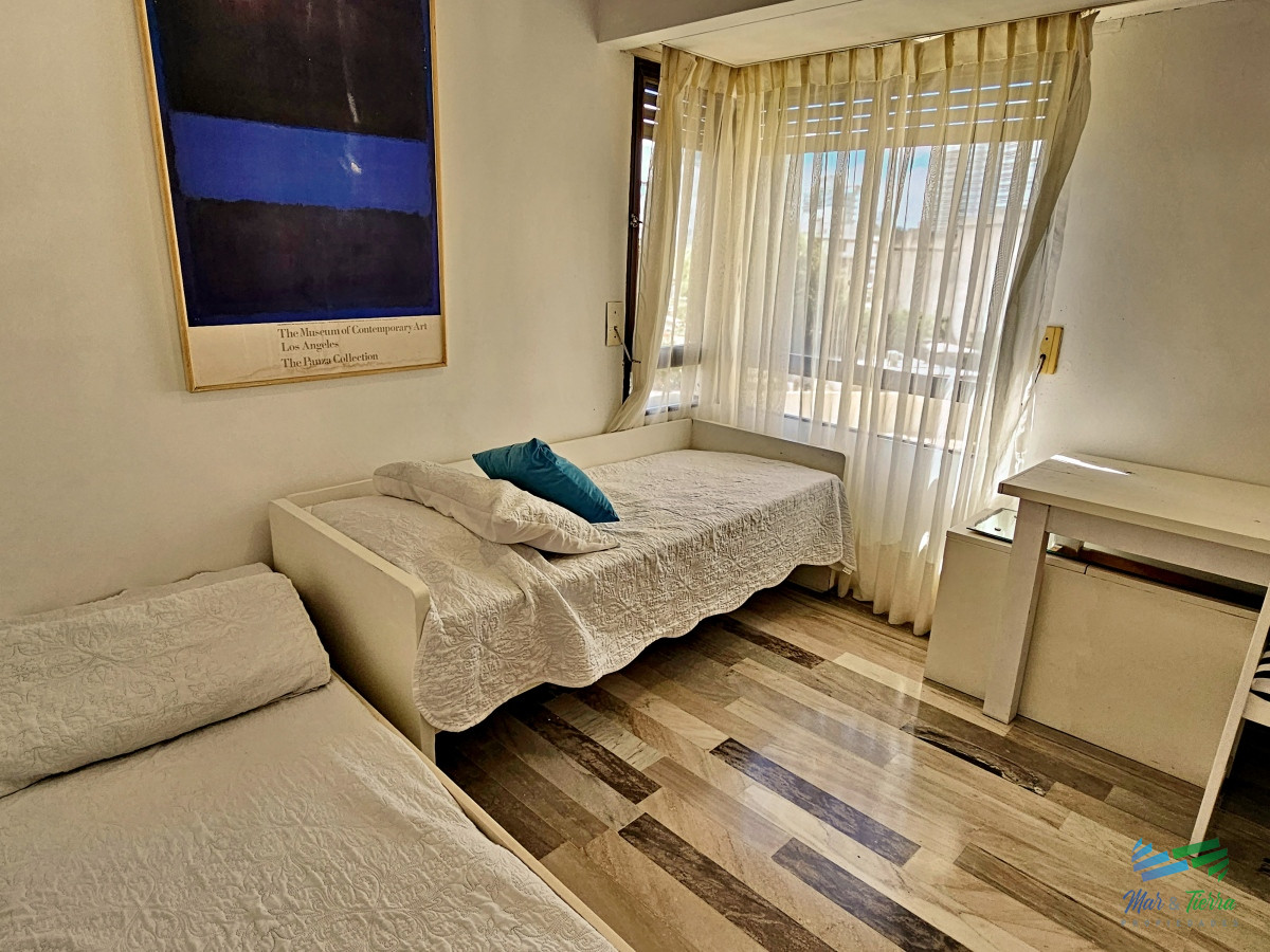 Apartamento ID.4621 - DEPARTAMENTO DE TRES DORMITORIOS EN VENTA, PUNTA DEL ESTE, BRAVA  