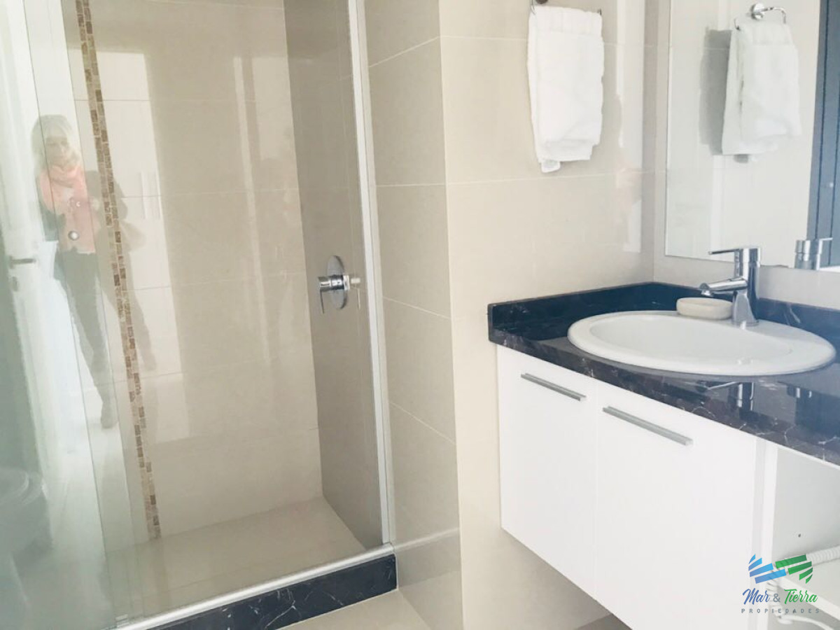 Apartamento ID.2486 - Apartamento de 3 dormitorios en Venta. Ave. Roosevelt, Punta Del Este