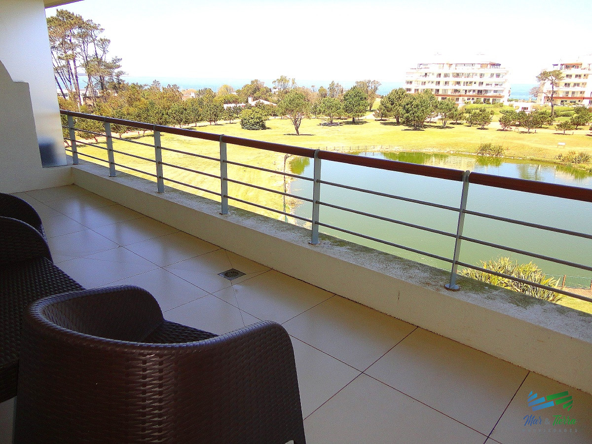 Apartamento ID.3947 - Venta de apartamento dúplex en complejo Veramansa sobre playa Mansa de punta del Este