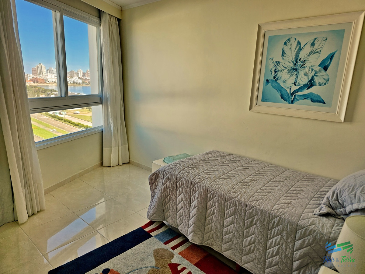 Apartamento ID.4624 - DEPARTAMENTO 3 DORMITORIO + SERVICIO DISPONIBLE ALQUILER ANUAL 