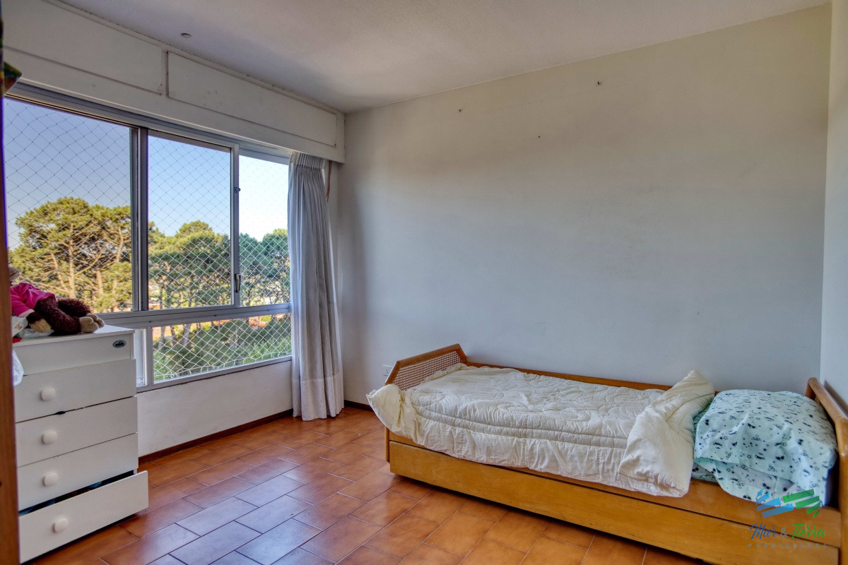 Apartamento ID.2532 - Alquilo apartamento de 3 dormitorios por verano, Roosevelt, Punta del Este.