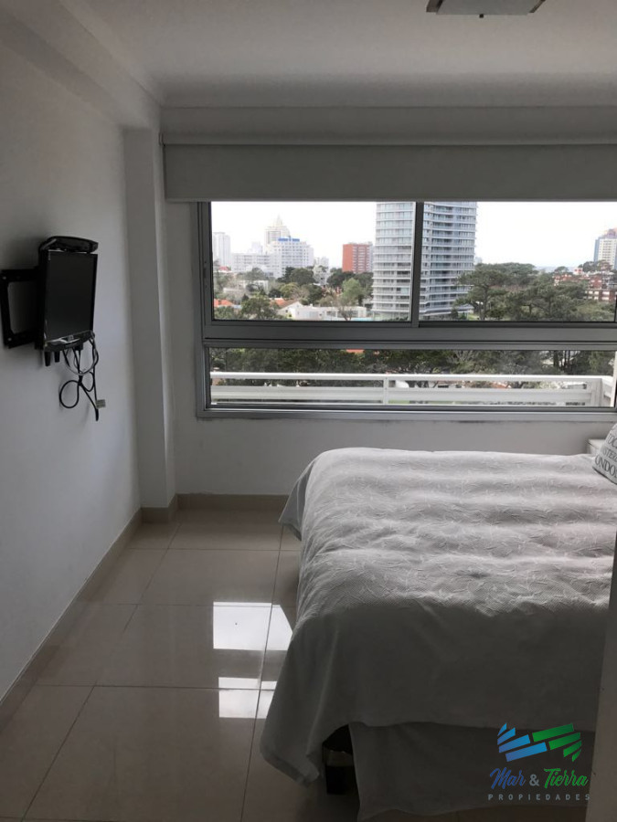 Apartamento ID.2961 - En venta.. piso alto , torre de categoría con excelente ubicación y servicios.