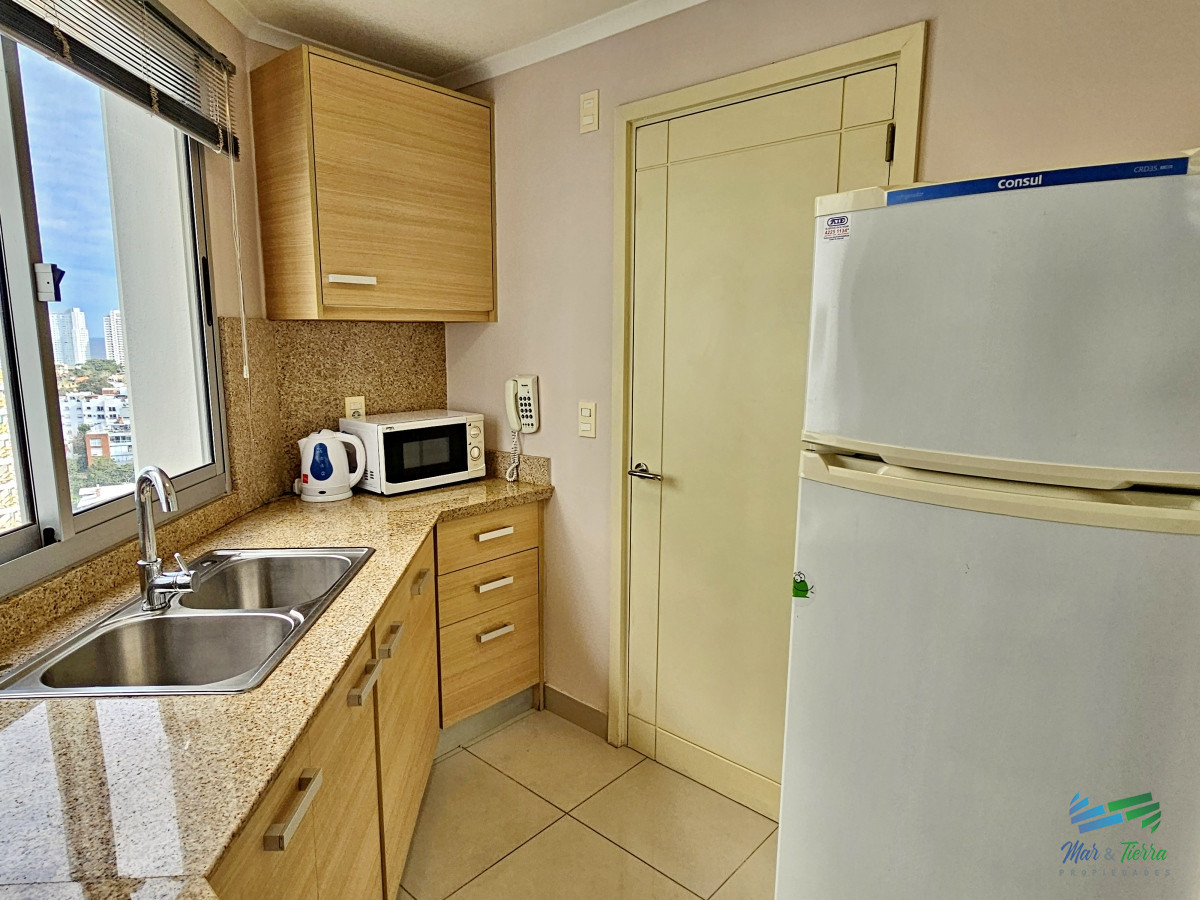 Apartamento ID.4128 - Vendo apartamento en Ocean Drive 2 dormitorios, excelentes servicios, Punta del Este
