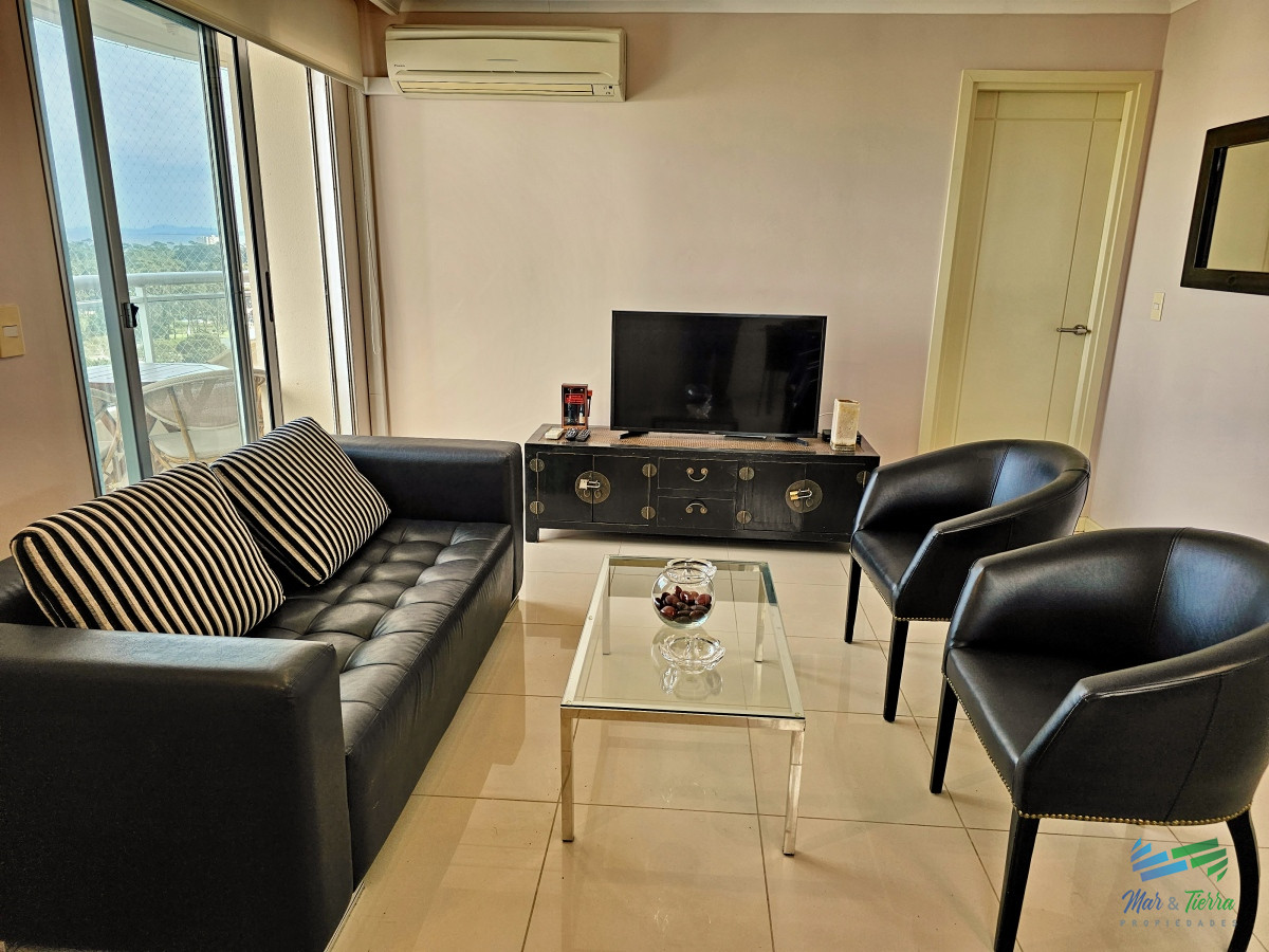 Apartamento ID.4128 - Vendo apartamento en Ocean Drive 2 dormitorios, excelentes servicios, Punta del Este