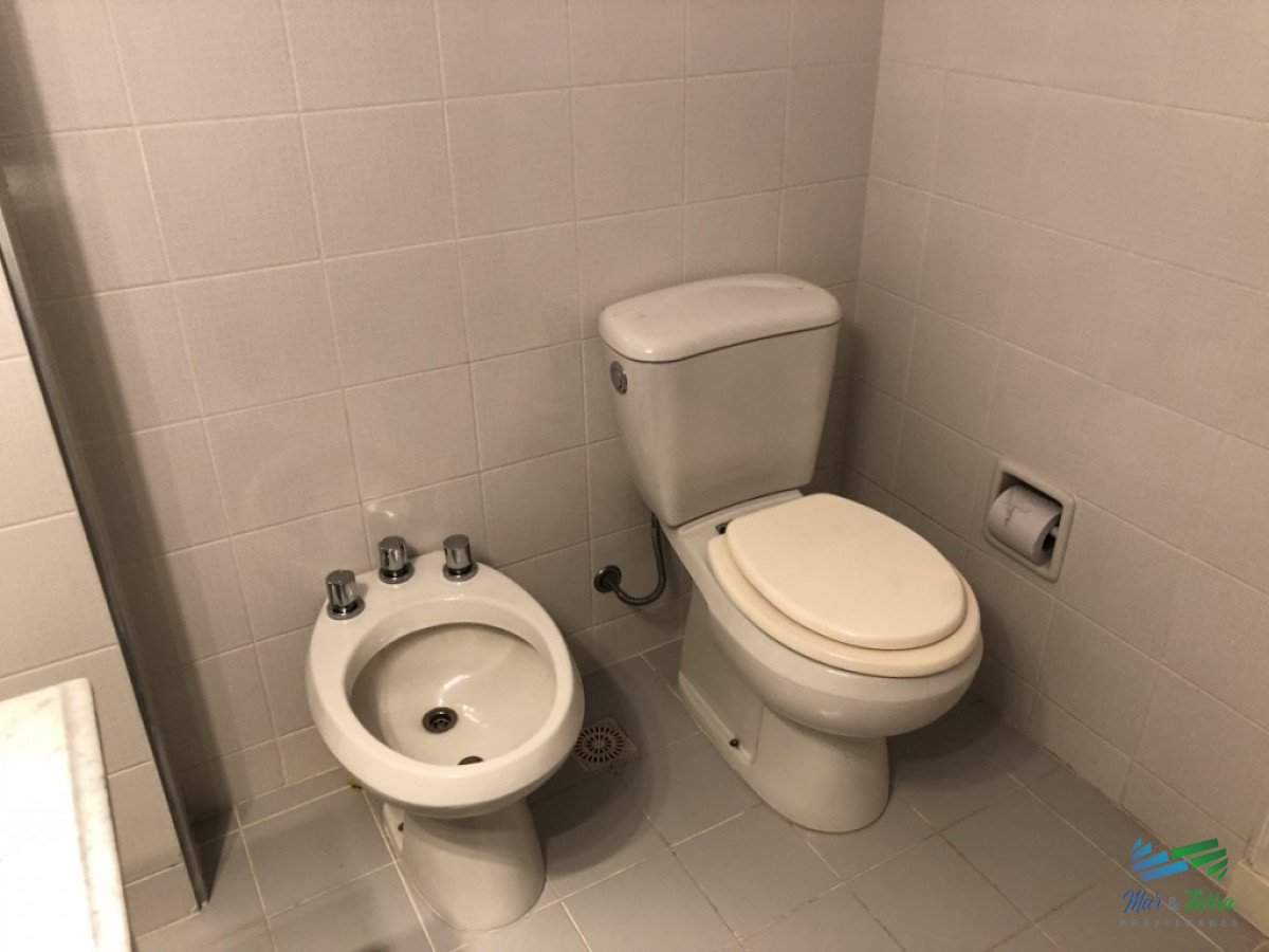 Apartamento ID.2275 - En venta.. piso intermedio, planta amplia muy luminosa, en excelente condiciones.