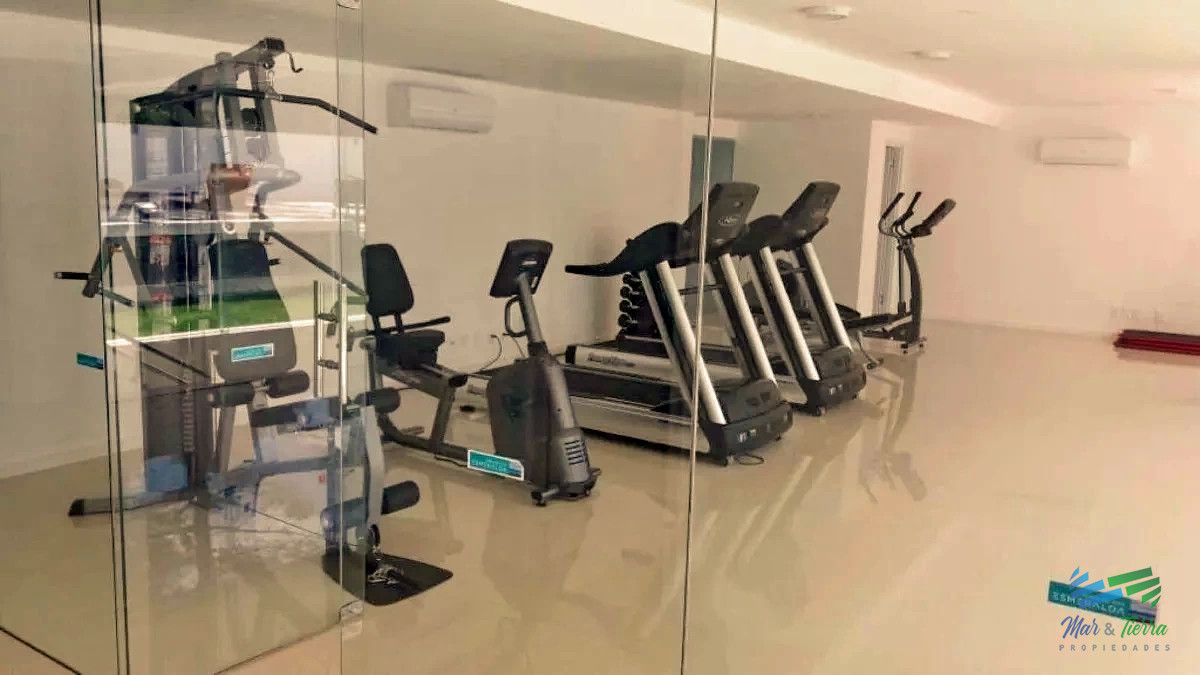 Apartamento ID.3357 - Vendo apartamento 3 dormitorios con servicios y vista parcial, playa brava, Punta del Este