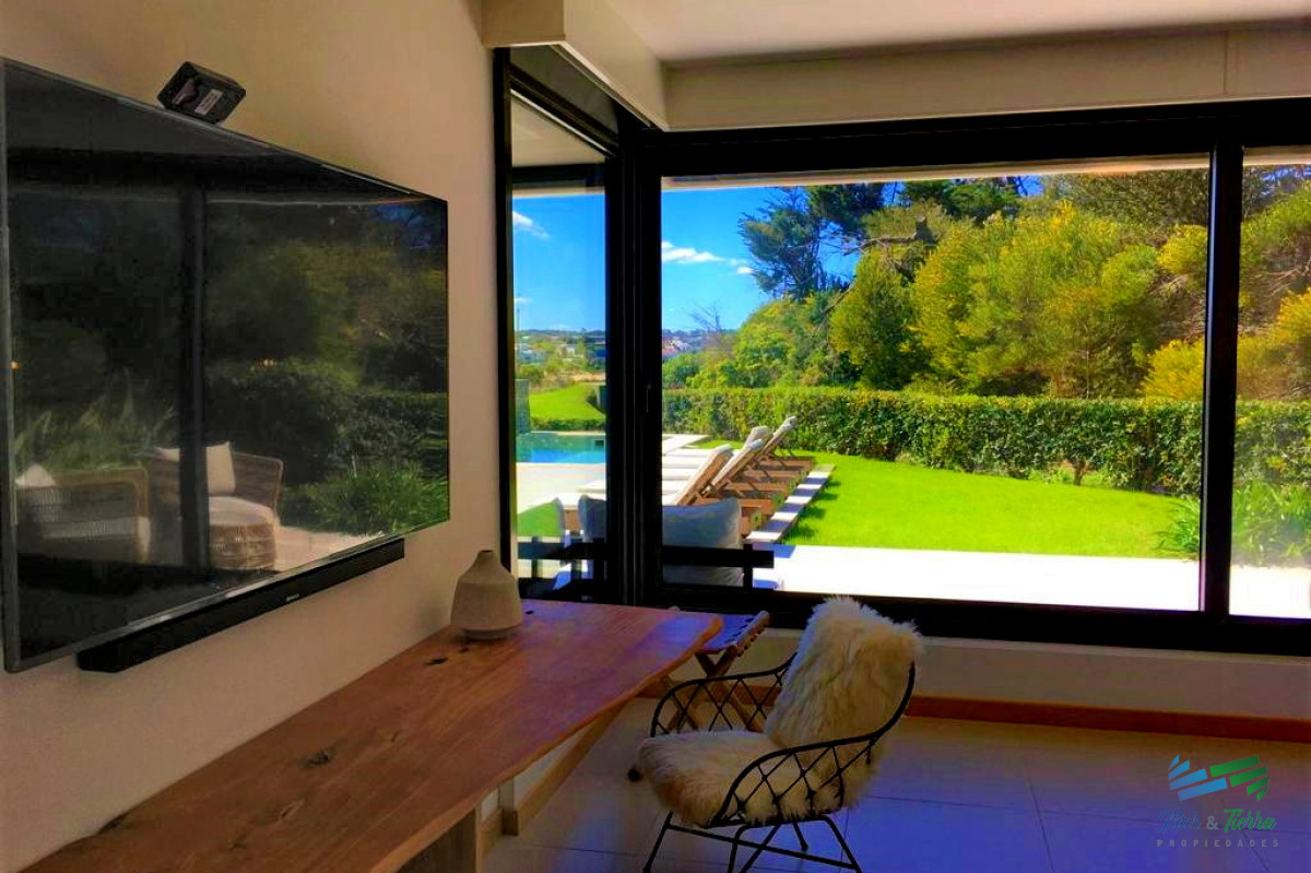 Apartamento ID.5088 - DEPARTAMENTO CON PISCINA PROPIA EN VENTA, 3 DORMITORIOS EN SUITE, PUNTA DEL ESTE 