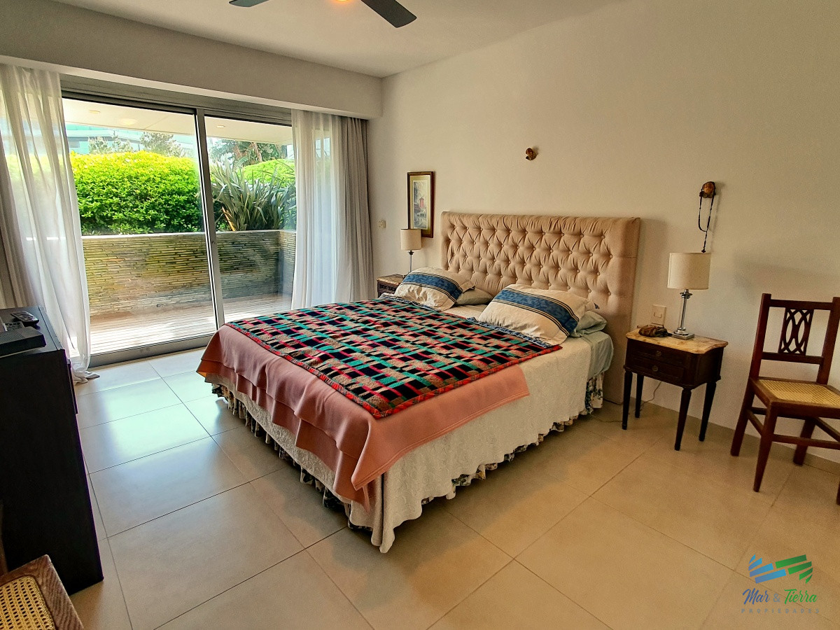 Apartamento ID.3064 - Vendo apartamento de 3 dormitorios y 3 baños. Rincón del Indio, Punta del Este.