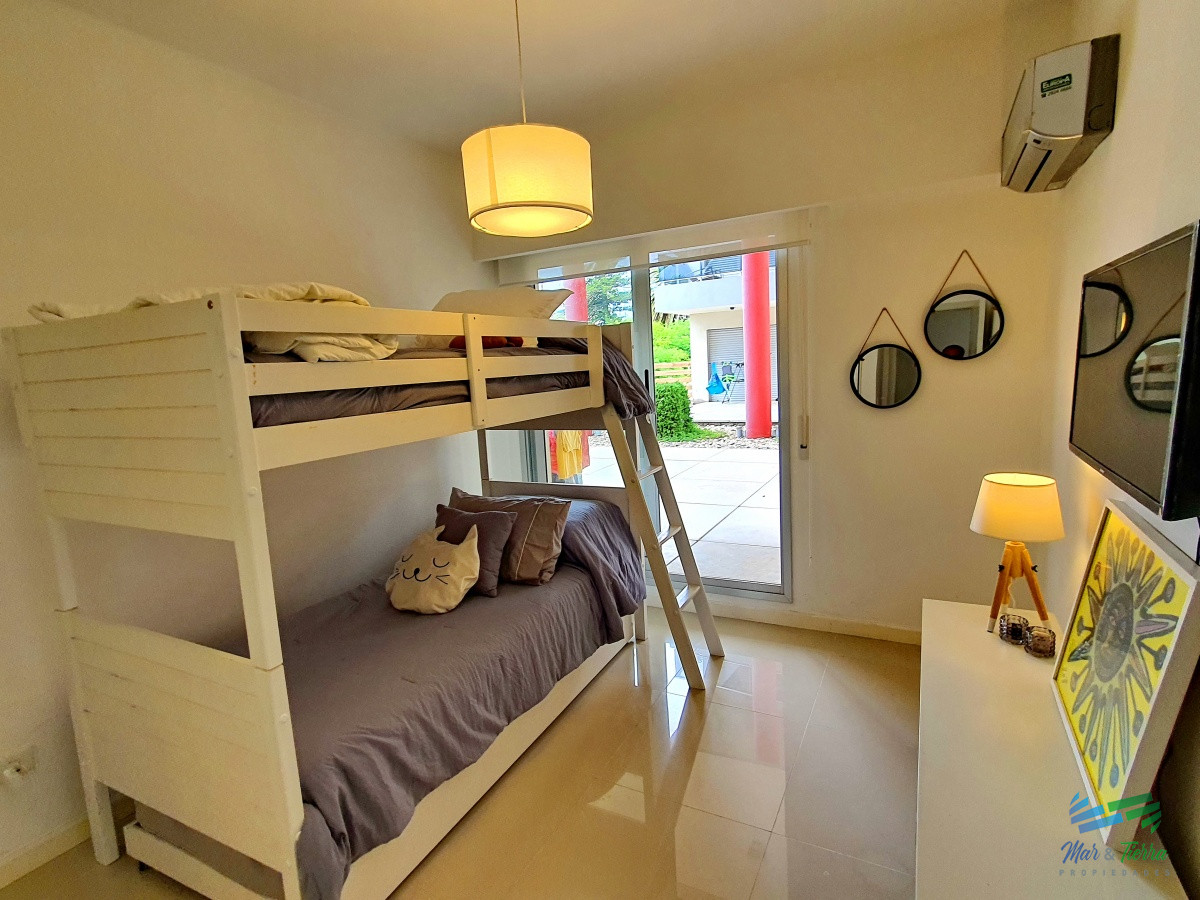 Apartamento ID.4196 - Vendo apartamento 2 dormitorios con gran terraza en Peninsula, zona puerto, Punta del Este