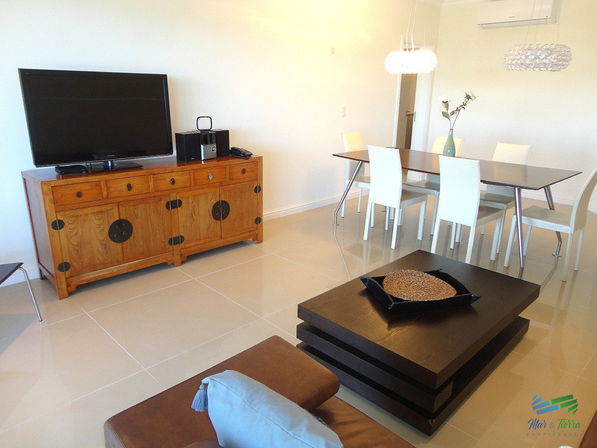 Apartamento ID.3947 - Venta de apartamento dúplex en complejo Veramansa sobre playa Mansa de punta del Este