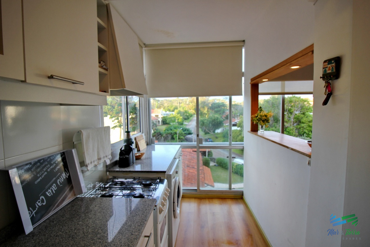 Apartamento ID.1483 - Alquilo apartamento INVERNAL reciclado 1 dormitorio en Punta del Este frente al mar, en playa mansa.