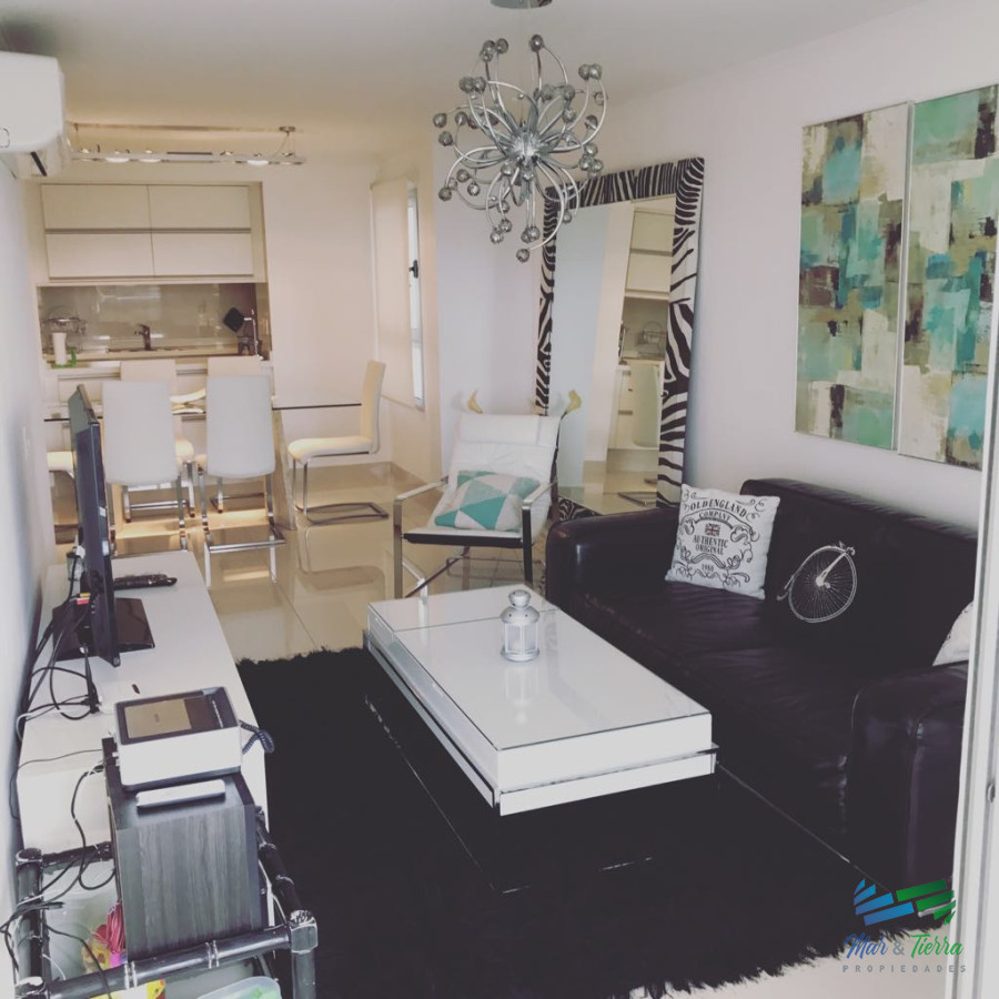 Apartamento ID.2961 - En venta.. piso alto , torre de categoría con excelente ubicación y servicios.