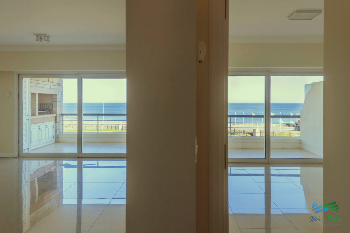Apartamento ID.4210 - Venta de Apartamento 2 DORMITORIOS en Playa Mansa, Punta del Este