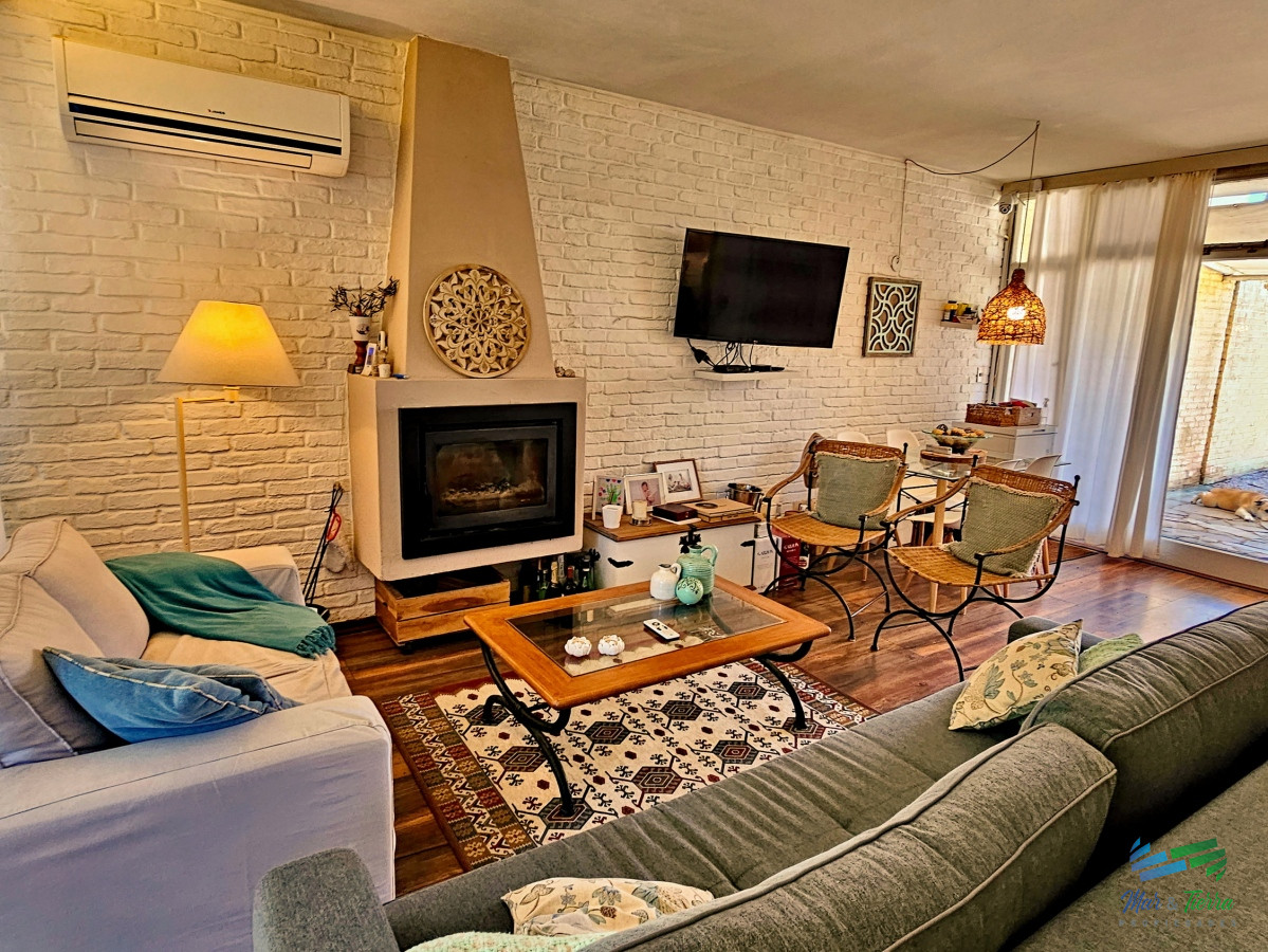Apartamento ID.4174 - En venta casa duplex de 2 dormitorios, reciclado, en San Rafael, Punta del Este.