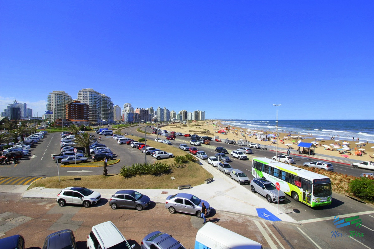 Apartamento ID.4201 - Venta de apartamento en la Península de Punta del este 1 dormitorio 1 baño reciclado