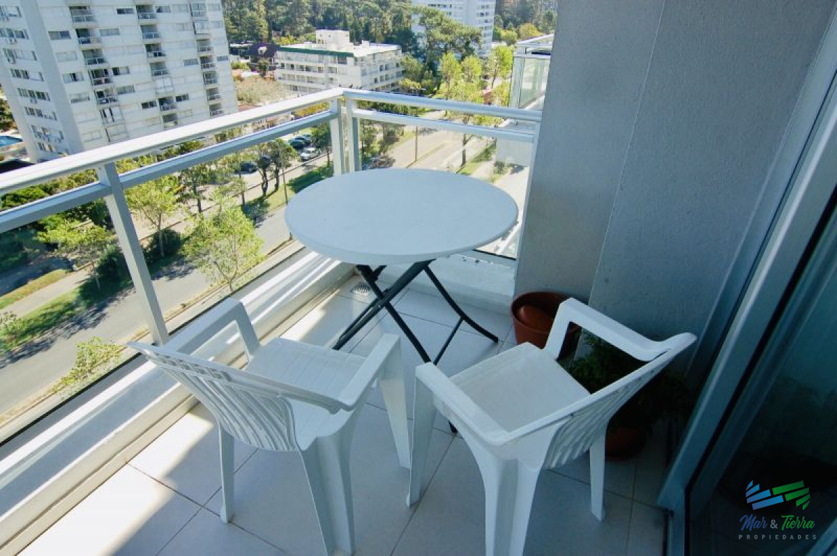 Apartamento ID.2533 - Apartamento 3 dormitorios en venta, Av. Roosevelt, Punta del Este