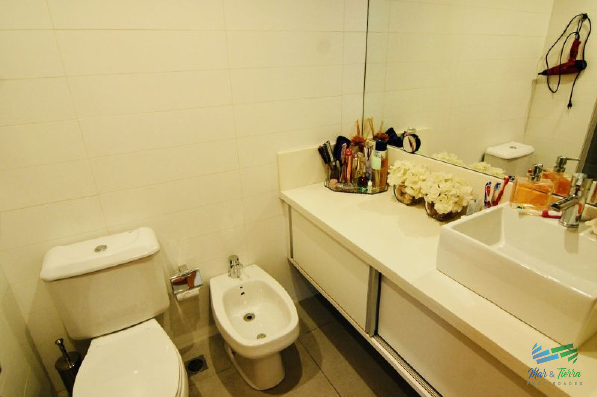 Apartamento ID.2533 - Apartamento 3 dormitorios en venta, Av. Roosevelt, Punta del Este