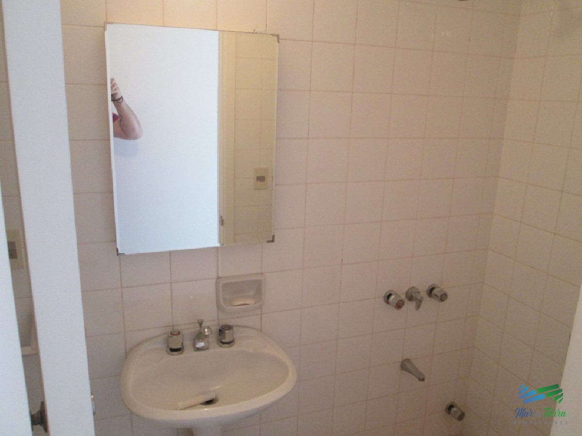 Apartamento ID.2152 - Excelente oportunidad... torre de categoría, con excelentes servicios, ubicado en primera línea sobre playa brava