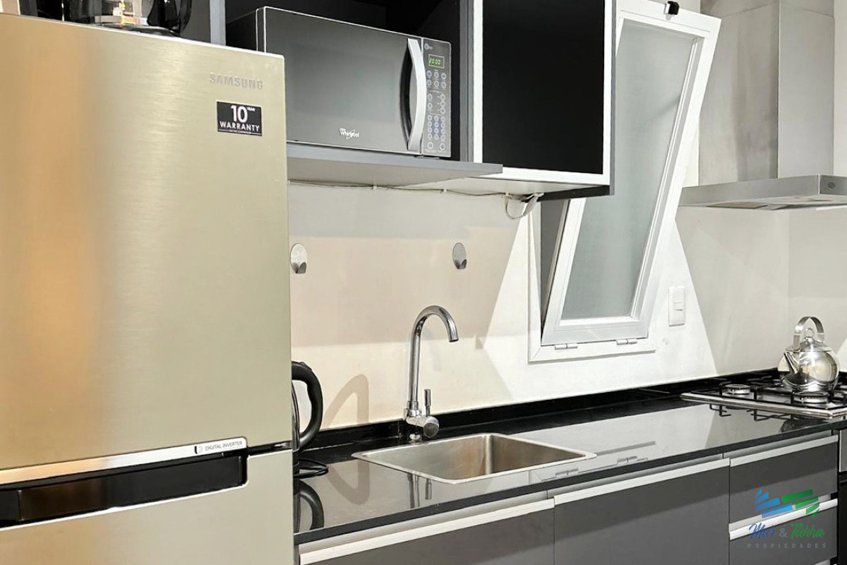 Apartamento ID.5009 - APARTAMENTO DISPONIBLE EN ALQUILER, AMPLIO, LUMINOSO, EN LA PENÍNSULA, PUNTA DEL ESTE.