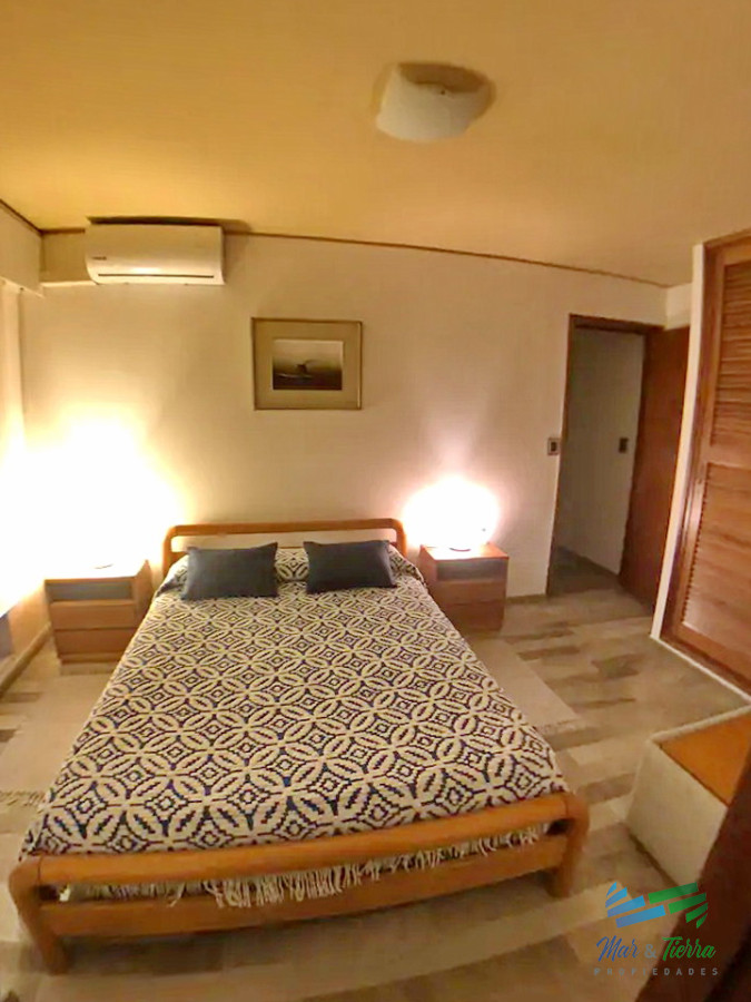Apartamento ID.2742 - Vendo apartamento 3 dormitorios reciclado en Península, Punta del Este