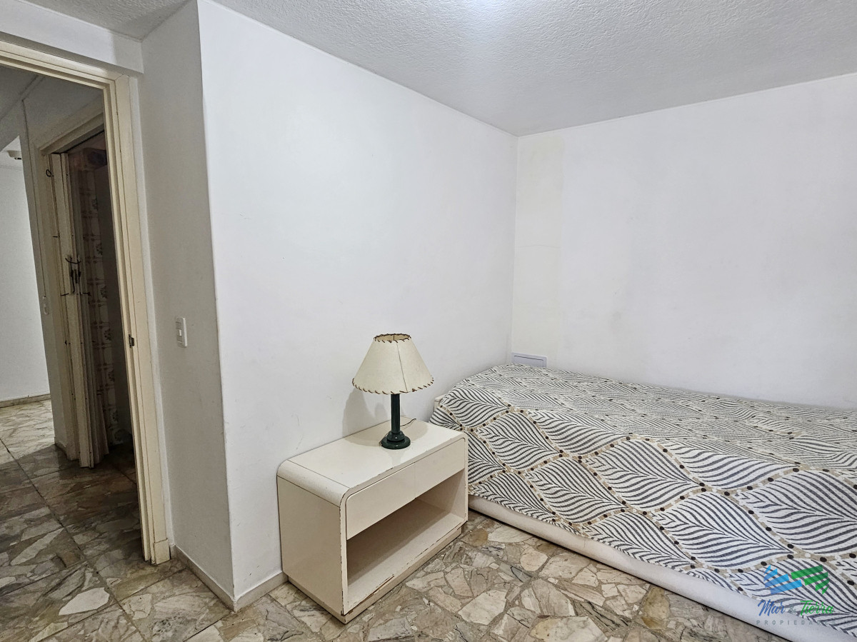 Apartamento ID.142 - Vendo apartamento 2,5 dormitorios en playa mansa, complejo Lincoln Center, Punta del Este.
