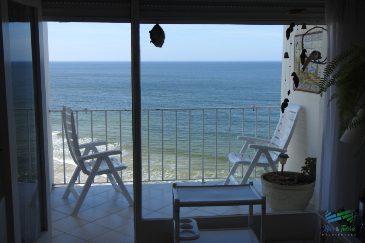 Apartamento ID.2201 - Oportunidad en venta Apartamento en piso alto, con vista franca al mar!!!, 