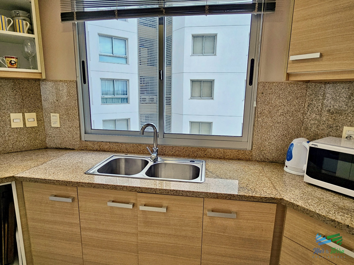Apartamento ID.4128 - Vendo apartamento en Ocean Drive 2 dormitorios, excelentes servicios, Punta del Este