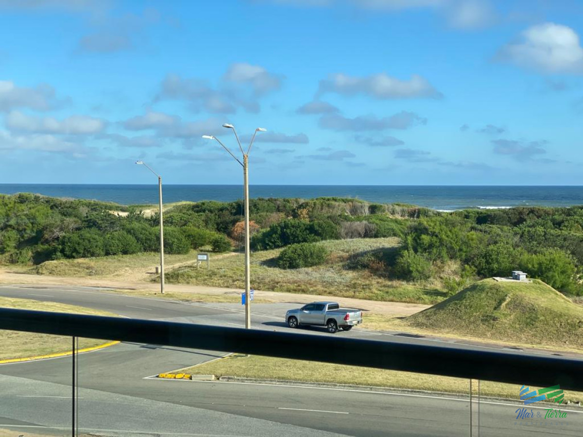 Apartamento ID.2728 - Vendo apartamento 3 dormitorios en brava frente al mar, Punta del Este.