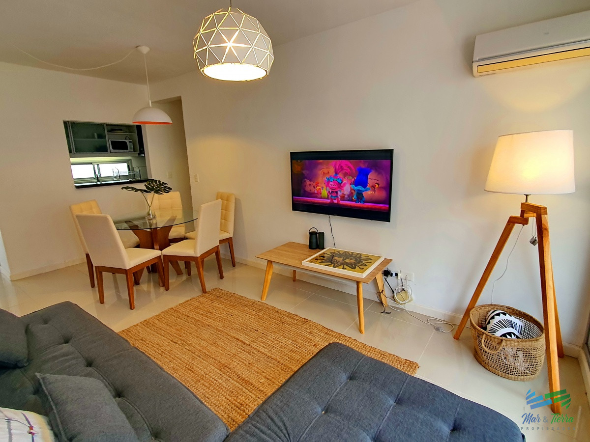 Apartamento ID.4196 - Vendo apartamento 2 dormitorios con gran terraza en Peninsula, zona puerto, Punta del Este