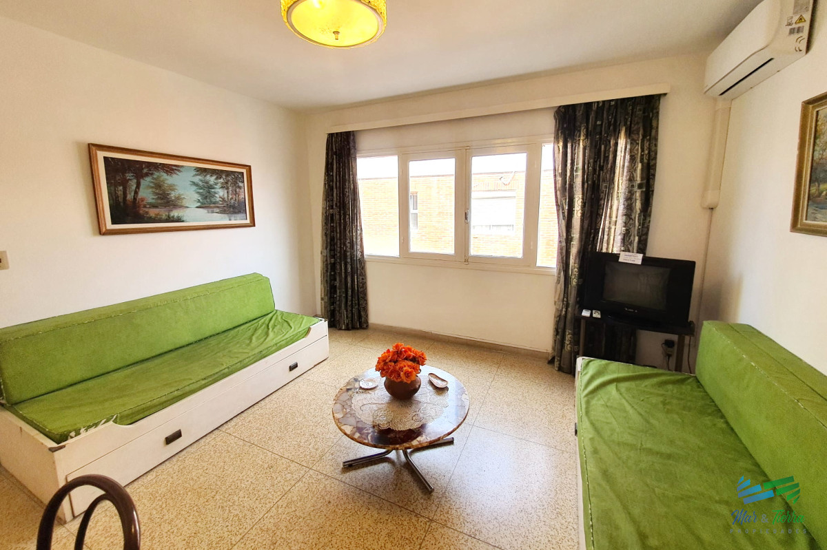 DEPARTAMENTO EN VENTA, 1 DORMITORIO, SOBRE CALLE 20, PENÍNSULA. BAJOS GASTOS COMUNES!! - GoPunta - Portal Inmobiliario de Punta del Este - Maldonado