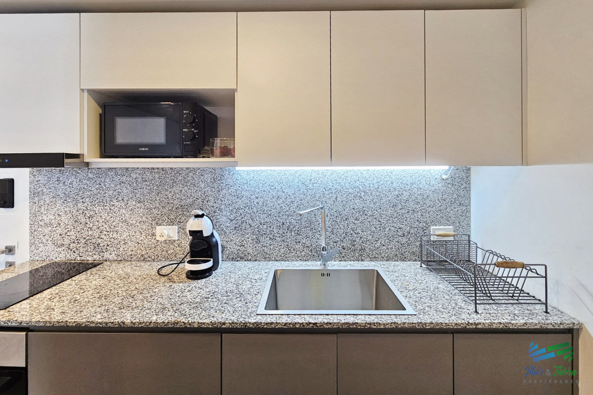 Apartamento ID.5007 - APARTAMENTO DISPONIBLE ALQUILER INVERNAL 2026, 1 DORMITORIO, EDIFICO MODERNO, PENÍNSULA, PUNTA DEL ESTE 
