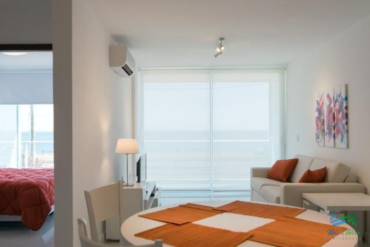 Apartamento ID.2882 - En venta apartamento en edificio con servicios. Primera línea
