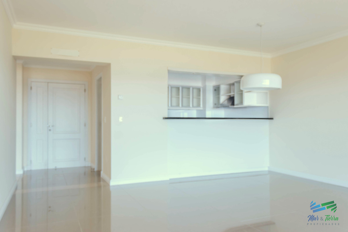 Apartamento ID.4210 - Venta de Apartamento 2 DORMITORIOS en Playa Mansa, Punta del Este